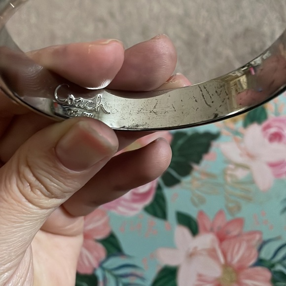 Authentic signature coach silver bangle VGUC - Picture 4 of 6